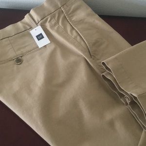 Men’s GAP Cotton Chino’s Khaki.